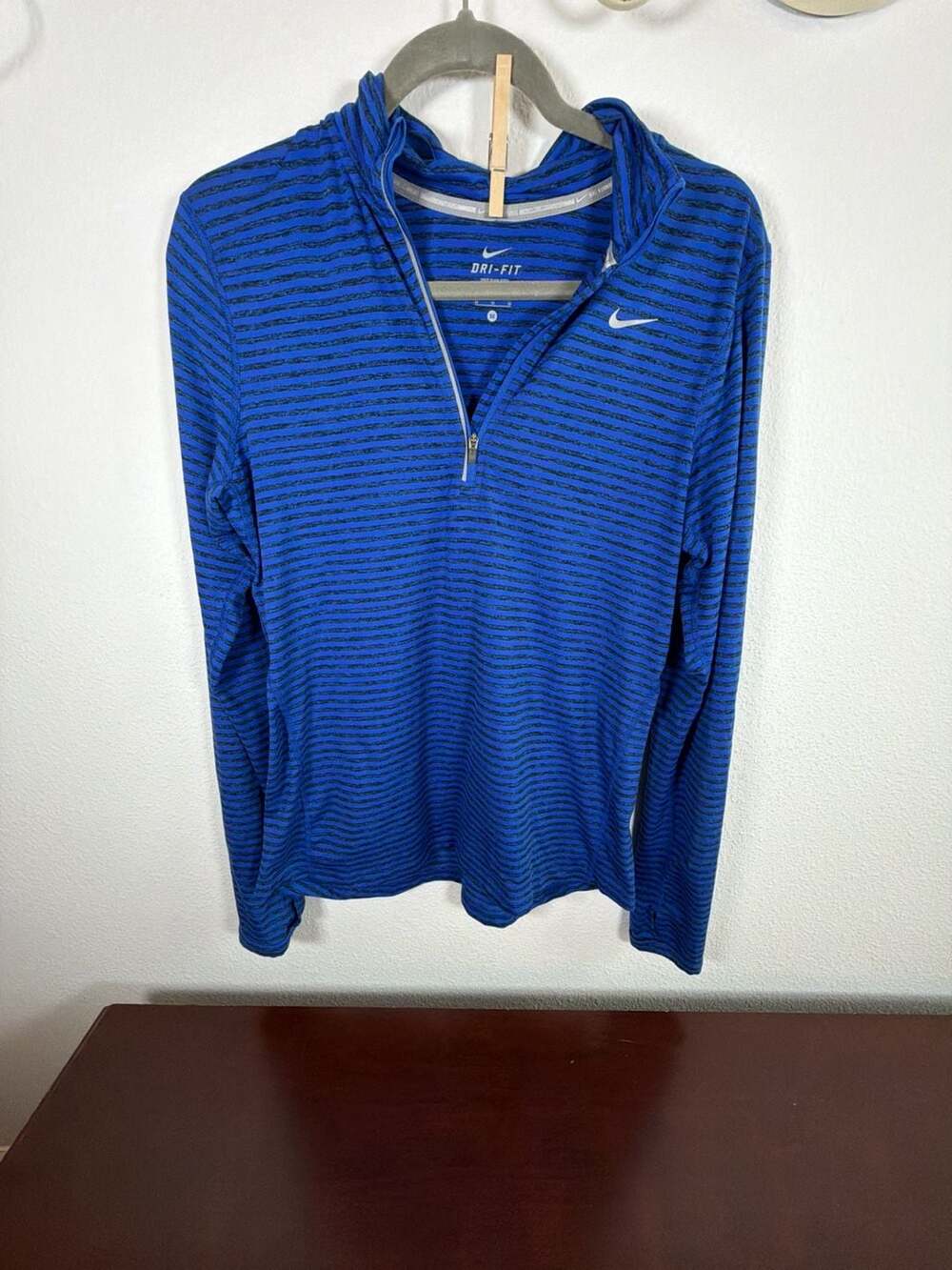 Nike Dri-FIT Element Stripe 1/2 Zip Size M Blue Black Running Pullover